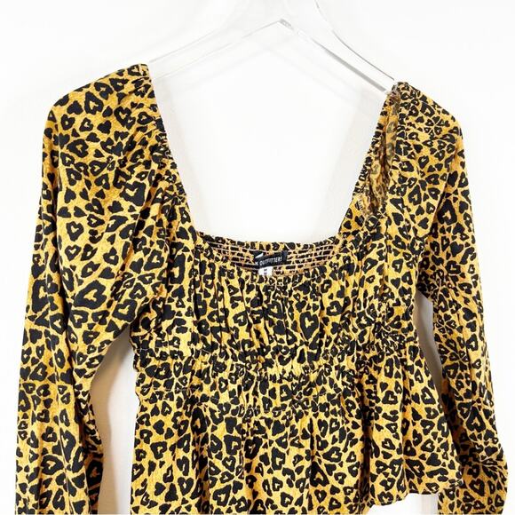 Urban Outfitters Ava Smocked Heart Square Neck Babydoll Top M - Picture 4 of 8